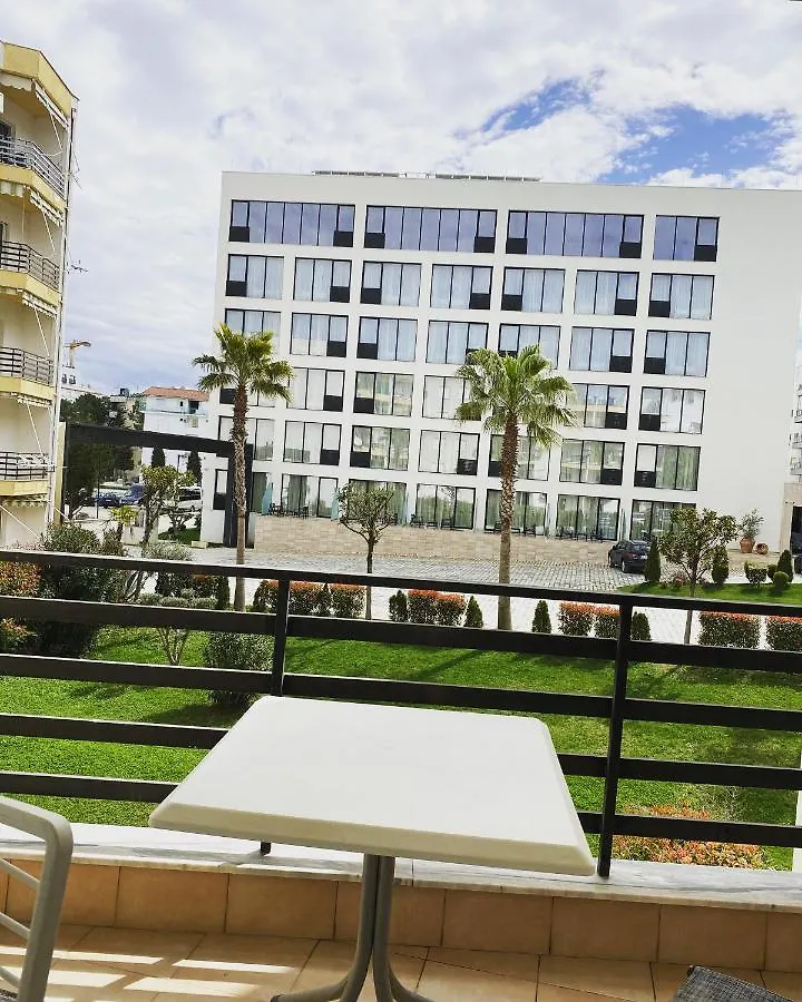 Family-Friendly Apartments Next To Premium Beach Hotel, Golem Golem